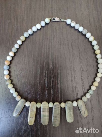 Бусы из натурального камня