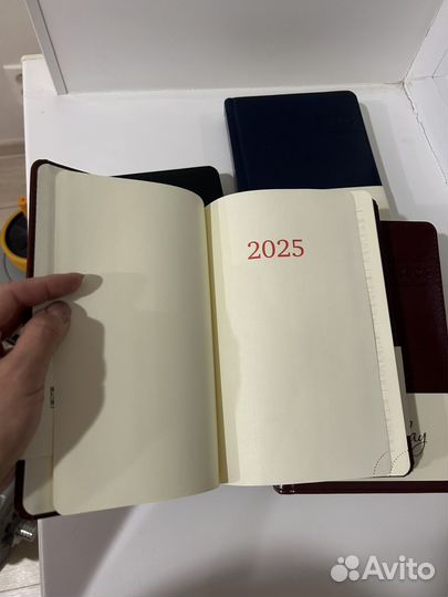 Ежедневники 2025 4шт