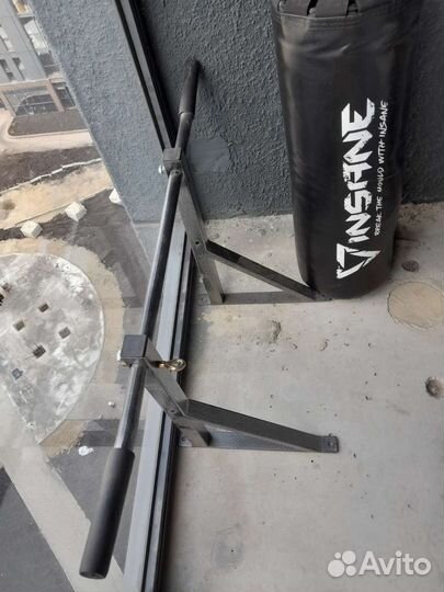 Турник настенный с крючком