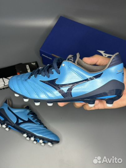 Футбольные бутсы Mizuno