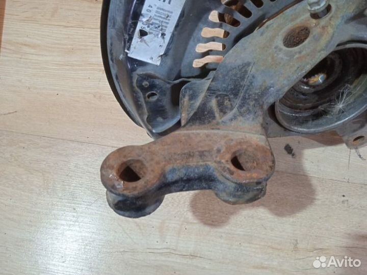 Кулак поворотный передний правый Toyota Highlander