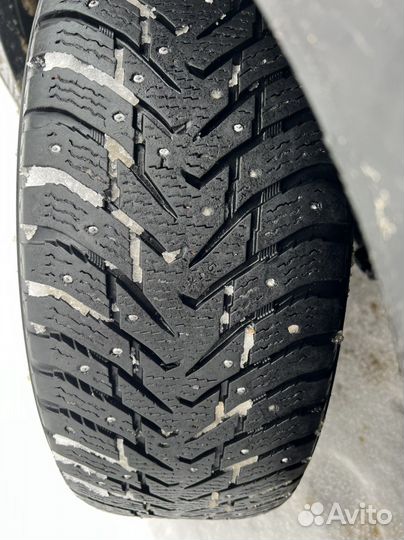 Nokian Tyres Hakkapeliitta 8 SUV 235/60 R18 107T