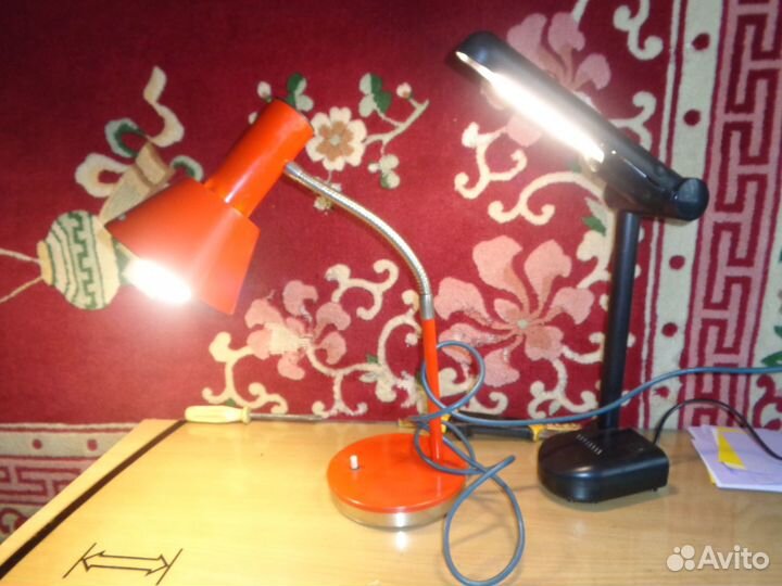 Лампа настольная