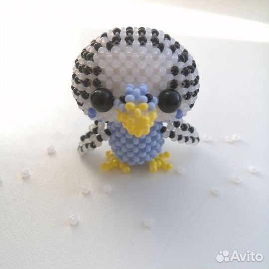 Амигуруми волнистый попугай из бисера