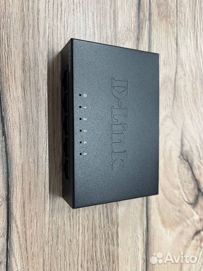 Коммутатор D-Link DGS-1005D