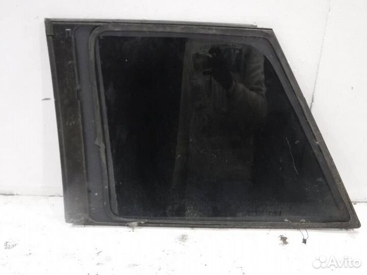 Стекло заднего правого крыла