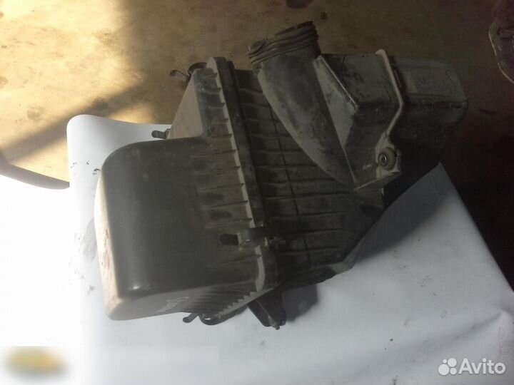 Корпус воздушного фильтра Hyundai Grand Starex 200