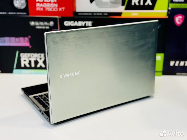 Samsung / i7-2670QM / 8GB / SSD / GeForce 520MX