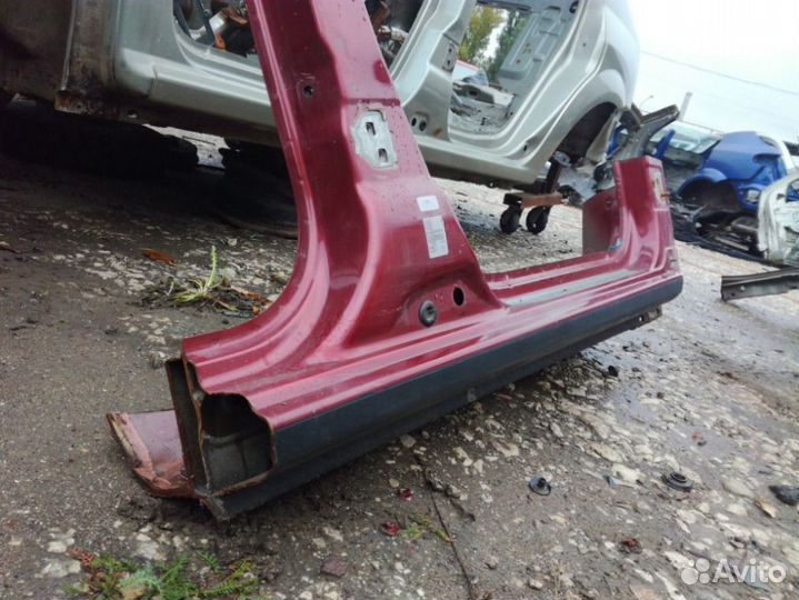 Порог кузовной правый Renault Sandero 1 1.6 K7M