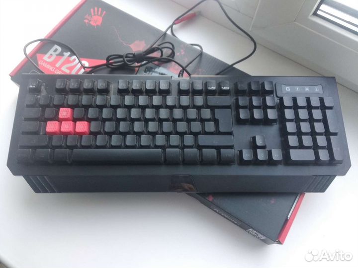 Игровая клавиатура и мышка