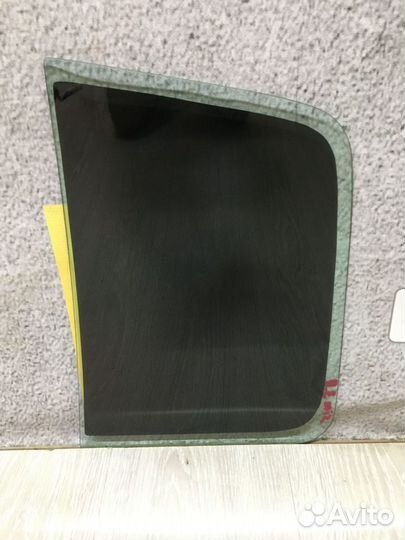 Форточка стекло двери Renault symbol Прав