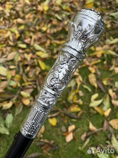 Трость с серебряным шаром на ручке