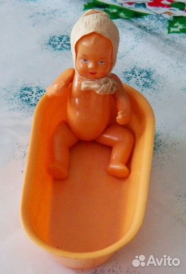 Пупс в ванночке (целлулоид, 1956 год)