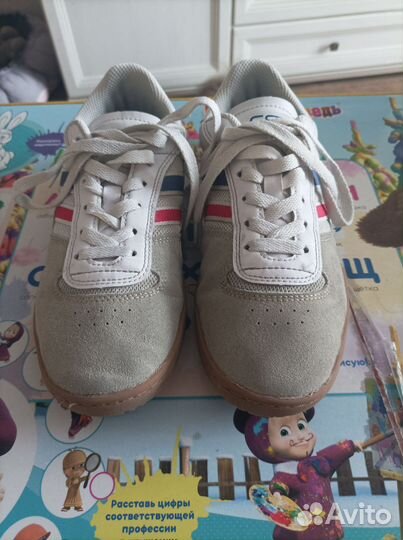 Кроссовки (футзалки)