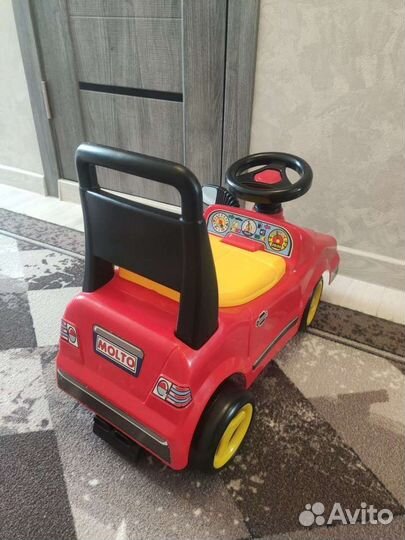 Машинка каталка-толокар