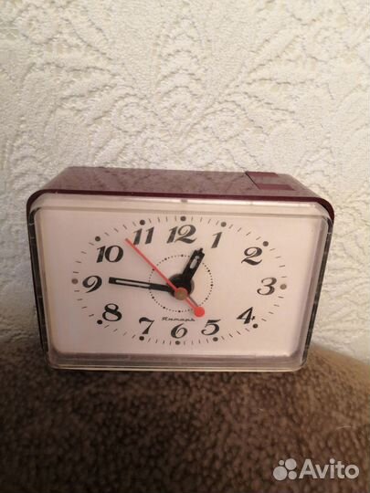 Часы будильник