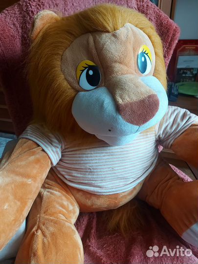 Большая мягкая игрушка львенок
