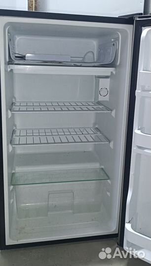 Однокамерный холодильник Shivaki