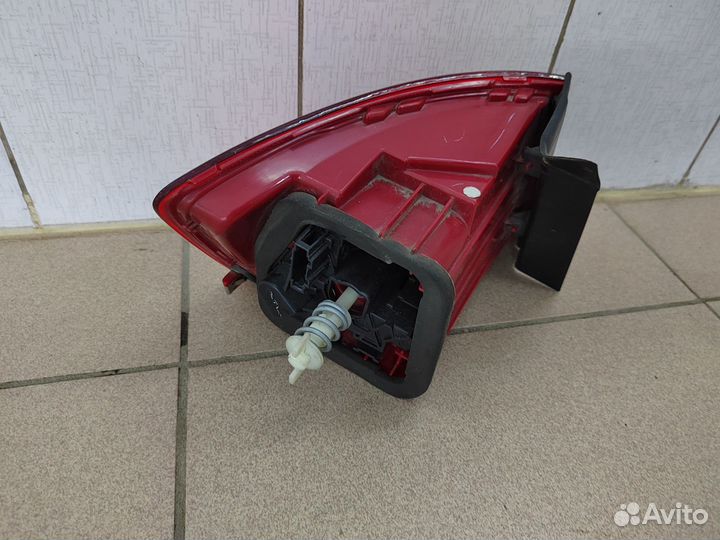 Фонарь правый наружный VW Jetta 6 дорест