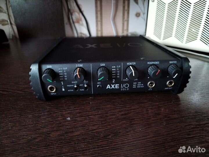 Звуковая карта IK Multimedia AXE I/O