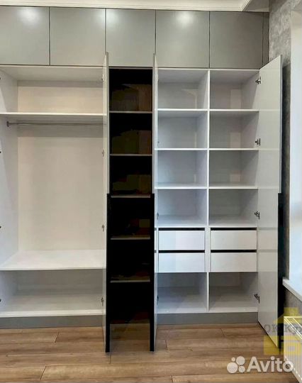 Шкаф двухстворчатый