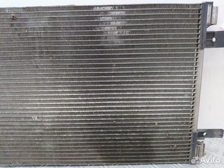 Б/У Радиатор кондиционера behr 9816746580