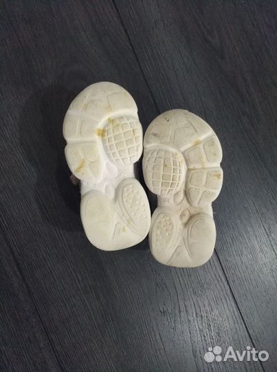 Кроссовки для девочки