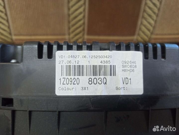 Панель щиток приборов Skoda Octavia A5