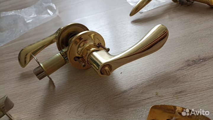 Ручки дверные, защёлки, комплектующие