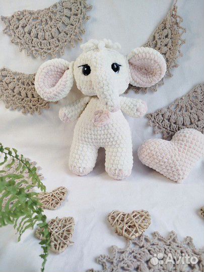 Влюбленный слоник