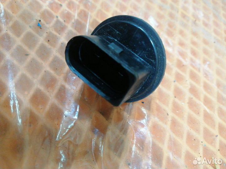 Датчик уровня бачка омывателя Audi Q5 I 8R cdnc