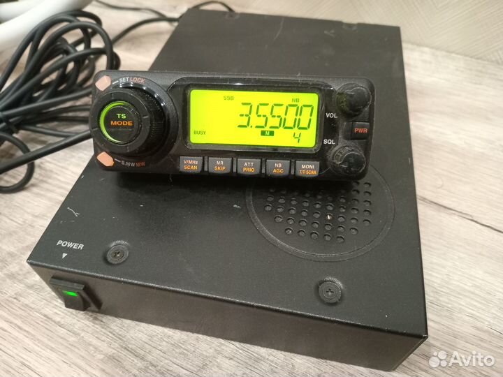 Радиоприемник сканер icom R1500