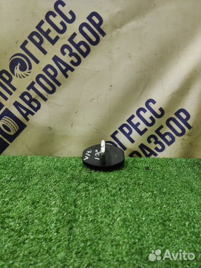 Ответная часть замка двери задняя левая Mitsubishi