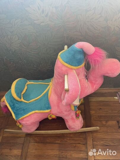 Детская игрушка качалка