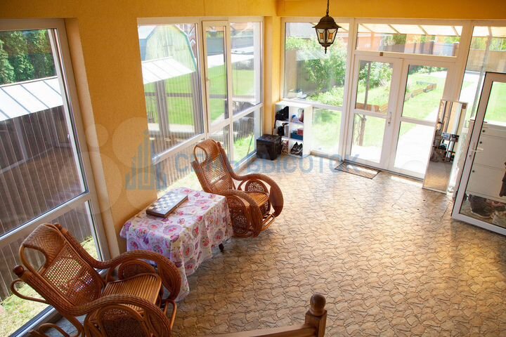 Дом 271,7 м² на участке 9 сот.