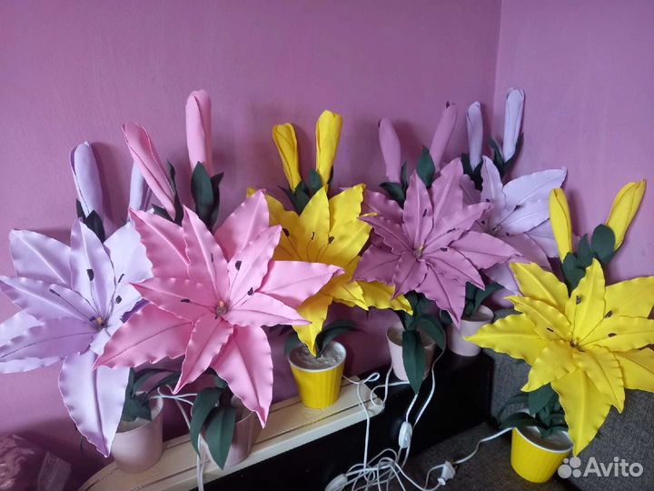 Цветы лилии розы, пионы букет цветов