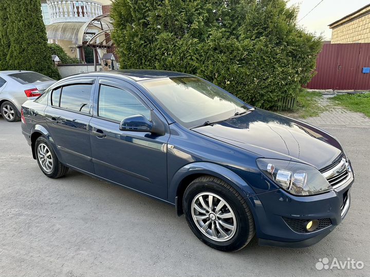 Opel Astra 1.6 МТ, 2011, 243 254 км