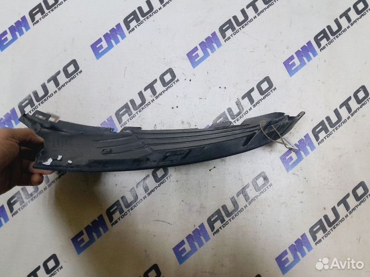 Решетка переднего бампера левая Фольксваген Поло