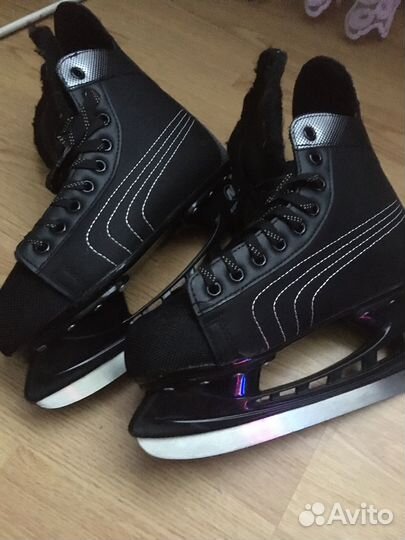 Коньки хоккейные