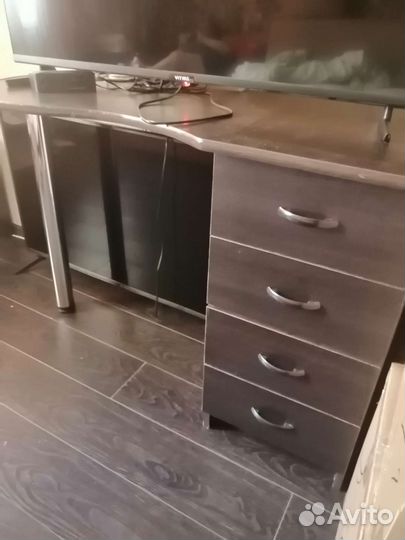 Стол, монитор, пенал, маникюрный стол, журн. стол