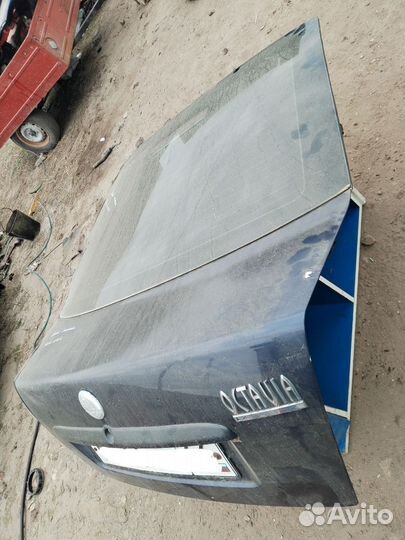 Крышка багажника на Skoda Octavia A4