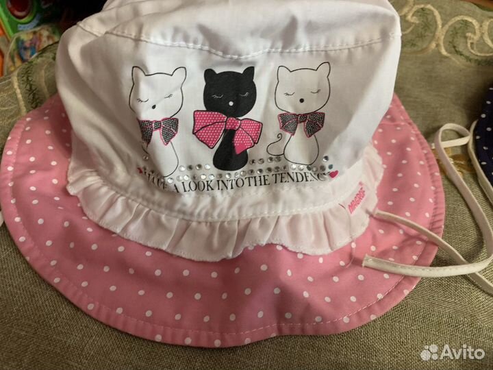 Продаю детские шапочки и панамы. 4 предмета