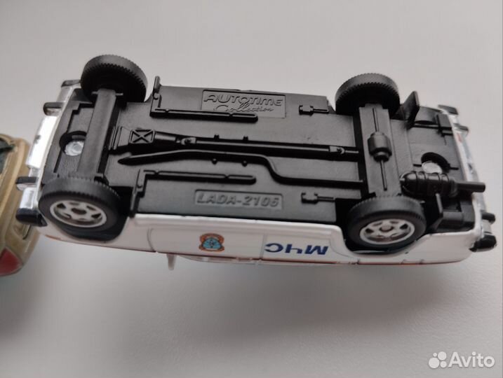 Коллекционные модели 1:64 Лада-Калина Лада-2106