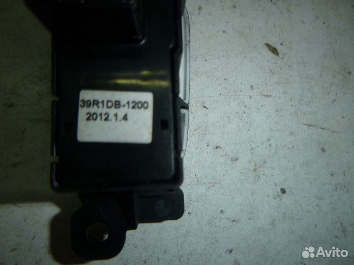 Кнопка обогрева сидений hyundai I40 2011