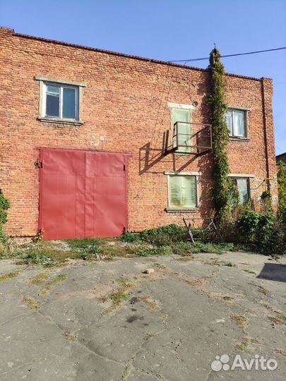 Стоянка легковых и грузовых тс