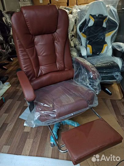 Офисное кресло