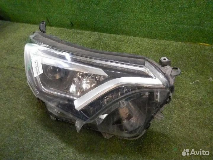 Фара правая Toyota RAV4