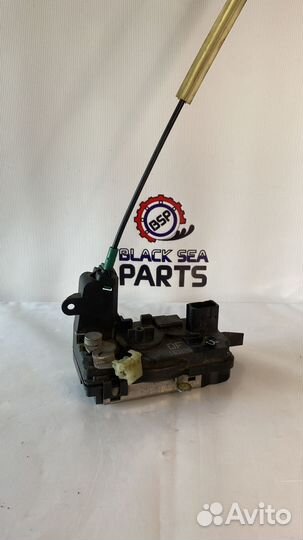 Передний левый замок Opel Zafira B