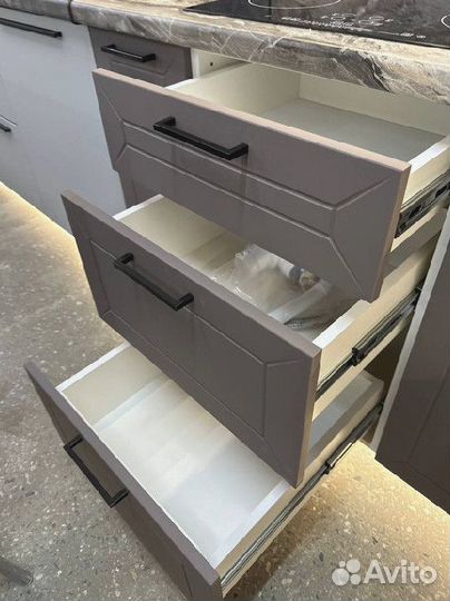 Кухня мдф со столешницей. Цена реальная
