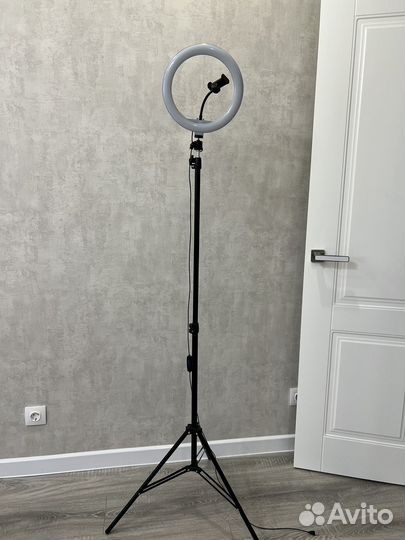 Светодиодная кольцевая лампа